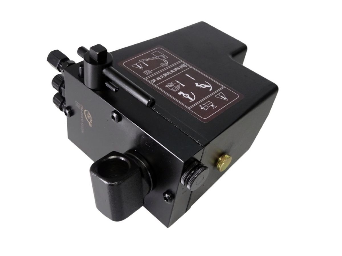 Насос подъема кабины 5490 двухконтурный СПЕЦМАШ