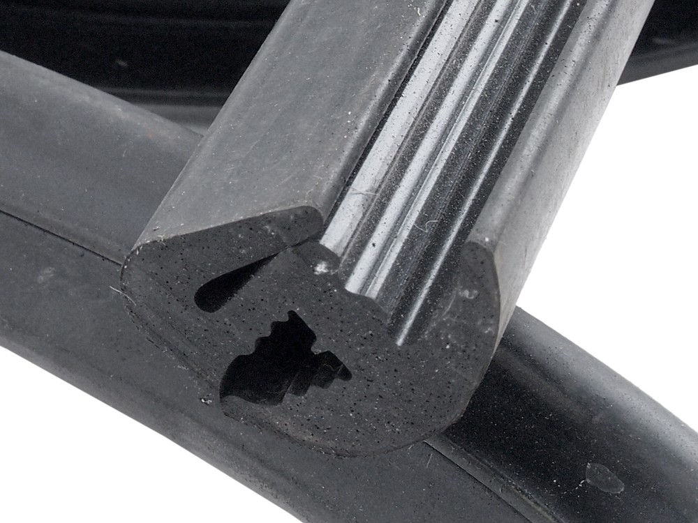 Уплотнитель стекла МАЗ ветрового БРТ