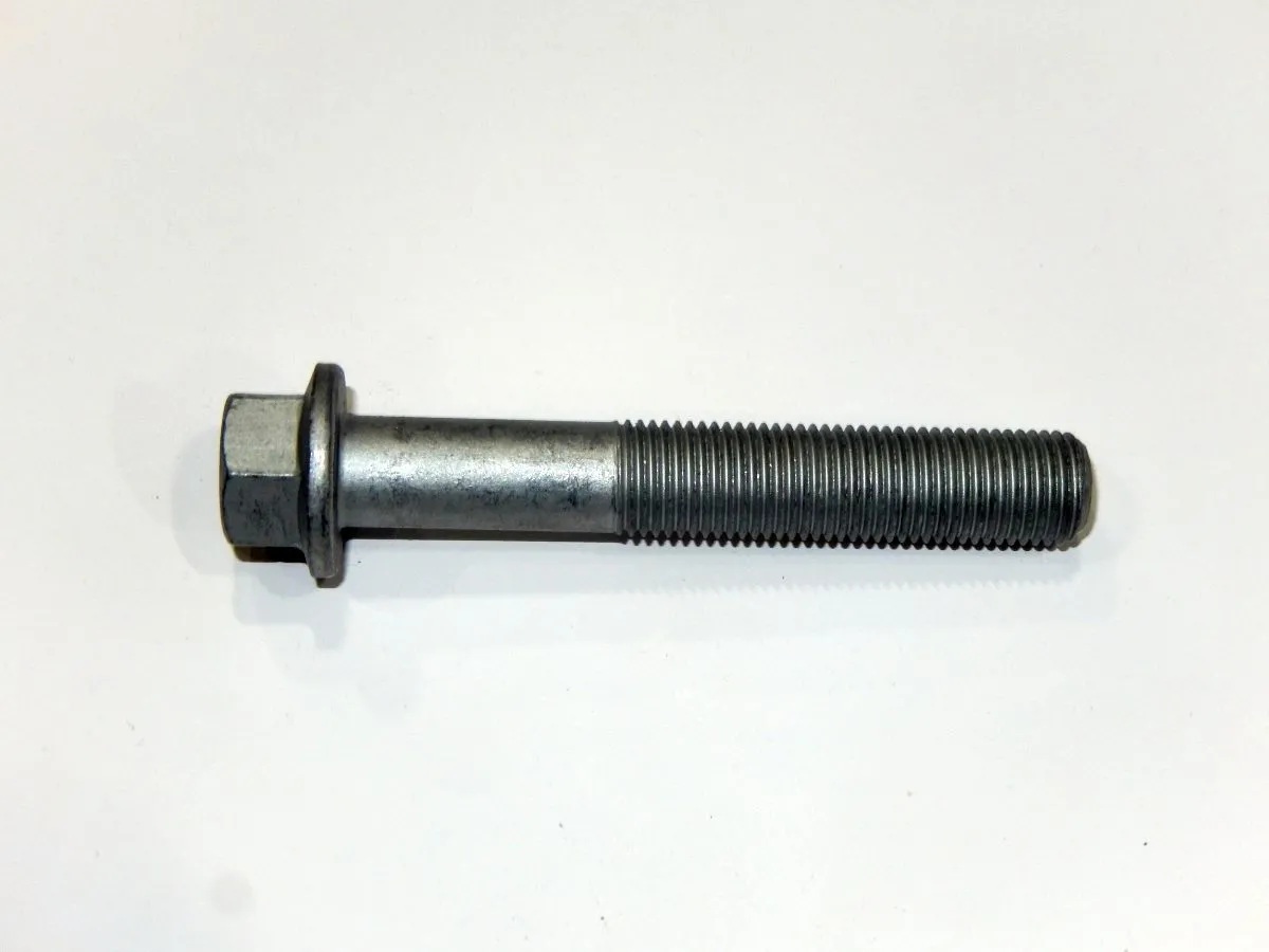 4896768 - болт с фланцем, шт